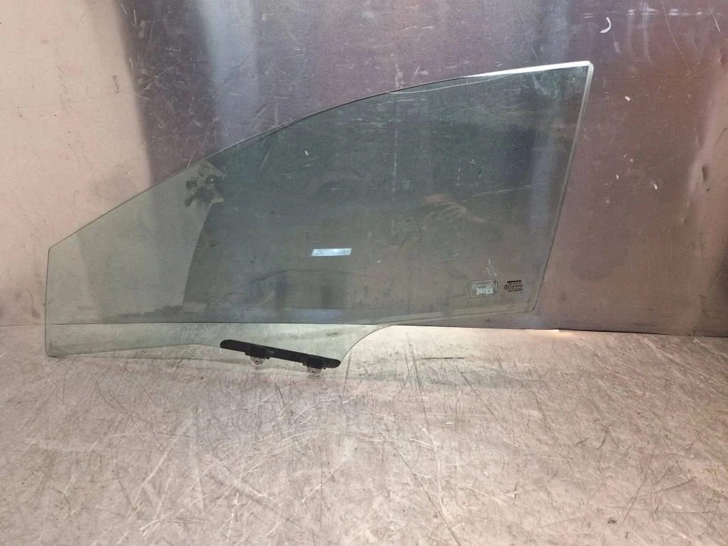 Front door window glass four-door – Honda Civic (2006-2011)