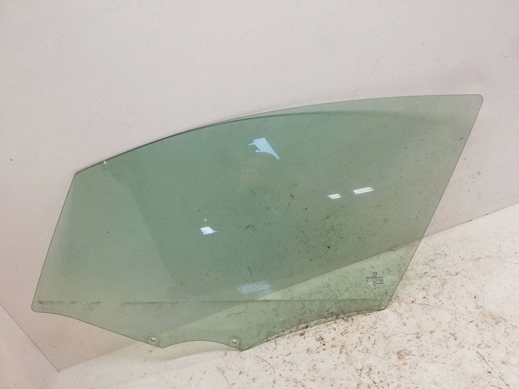 Front door window glass four-door 43R000929