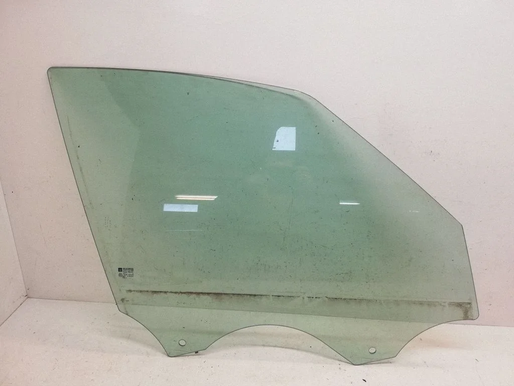 Front door window glass four-door 43R00049