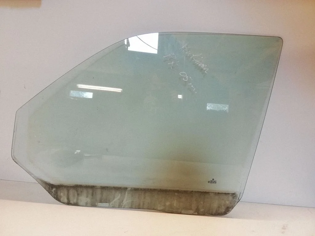 Front door window glass four-door – Volkswagen Transporter - Caravelle T5 (2003-2015)