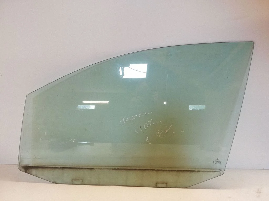 Front door window glass four-door 43R001582