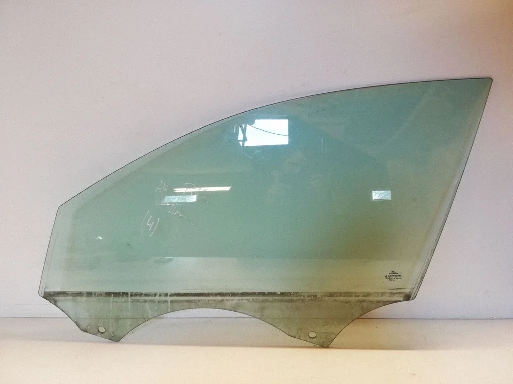 Szyba drzwi przednich (główna, 4-drzwiowe) 43R001582