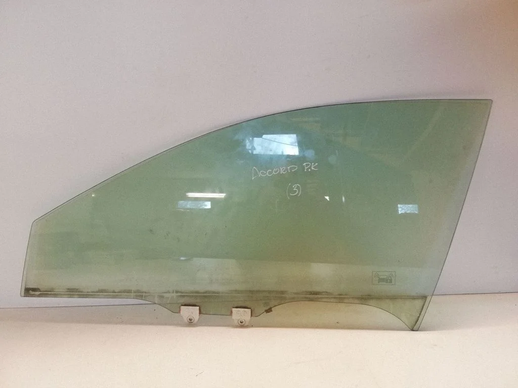 Front door window glass four-door 43R00034