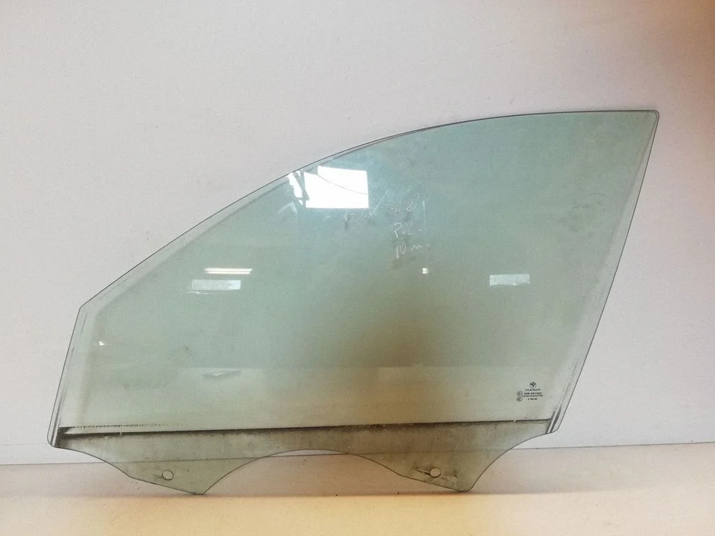 Front door window glass four-door 43R001582