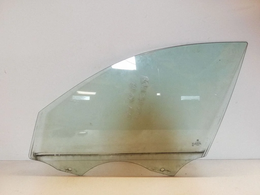 Front door window glass four-door 43R001582