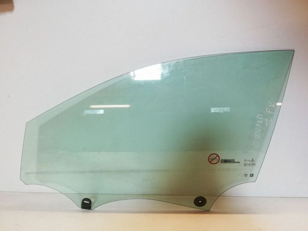 Galvenais priekšējo durvju stikls (četrdurvju) 43R00049