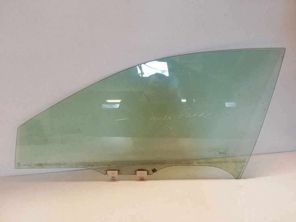 Front door window glass four-door 43R00034