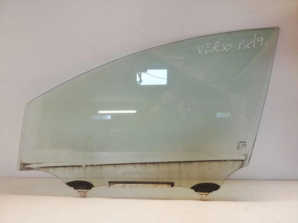 Esiukse põhiklaas (neljaukselise) – Toyota Corolla Verso AR10 (2004-2009)