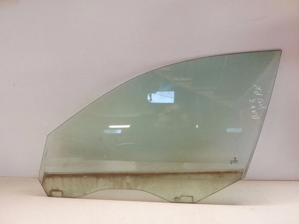 Front door window glass four-door 43R00050