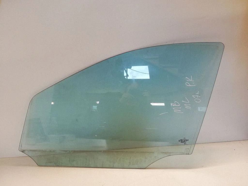 Front door window glass four-door – Mercedes-Benz ML-Class W164 (2005-2011)