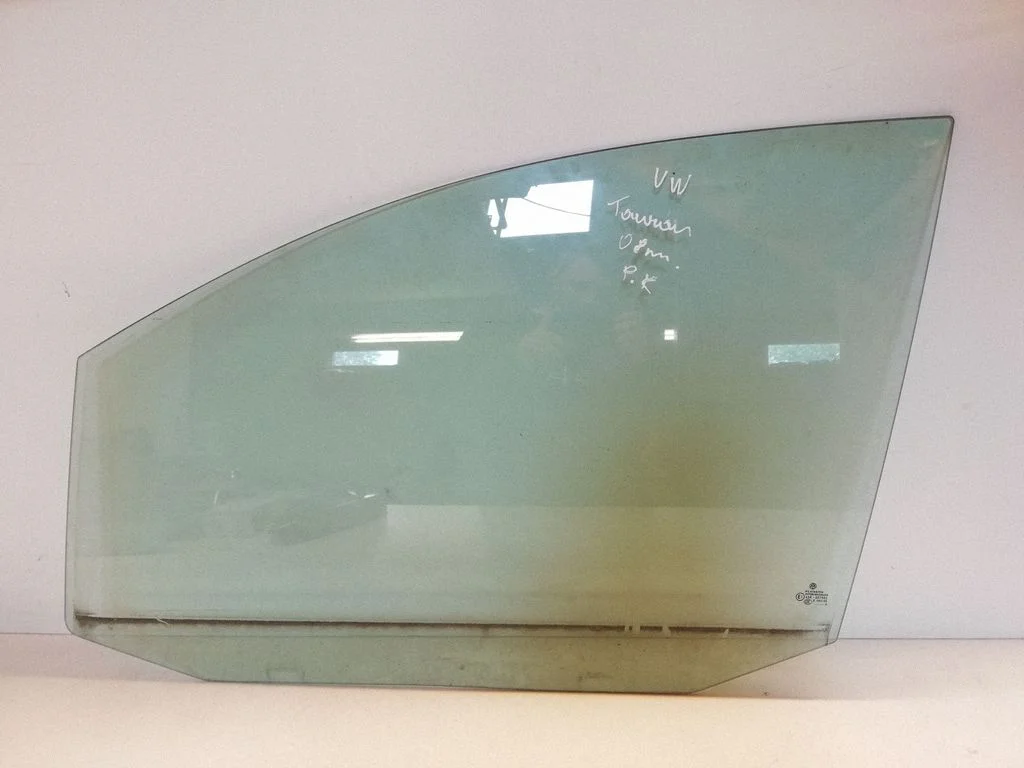 Esiukse põhiklaas (neljaukselise) – Volkswagen Touran I (2003-2010)