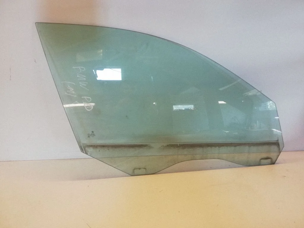 Front door window glass four-door 43R00050