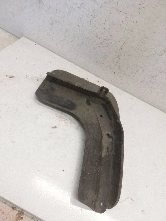 Front mudguard 3G0075111