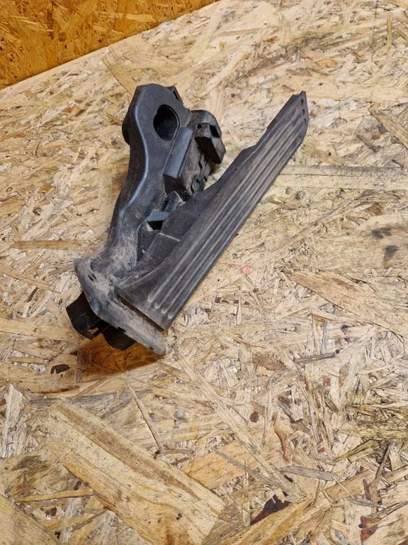 Accelerator throttle pedal 1K1721503P