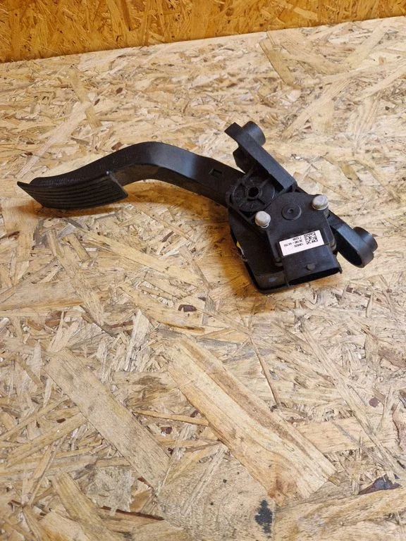 Accelerator throttle pedal 351904A700