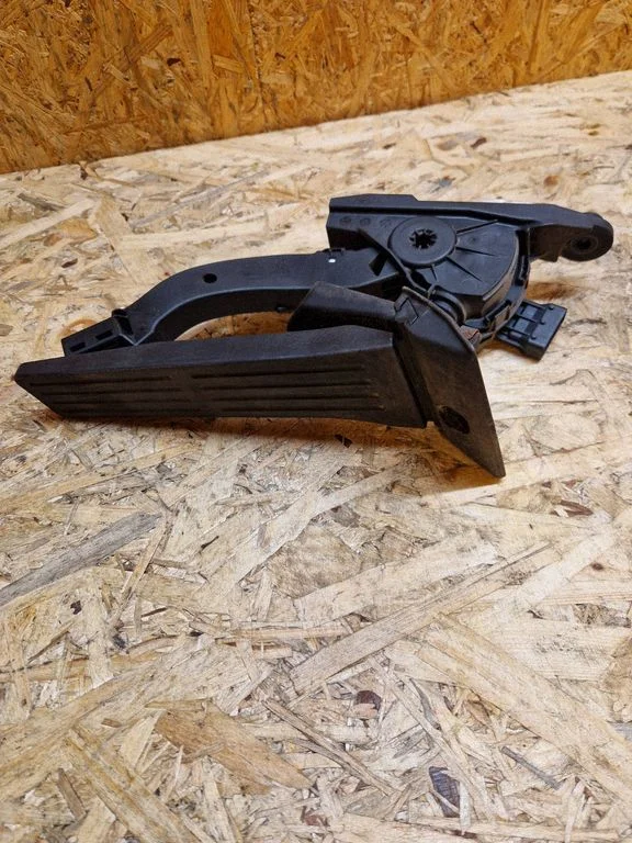 Accelerator throttle pedal 327003XXXX