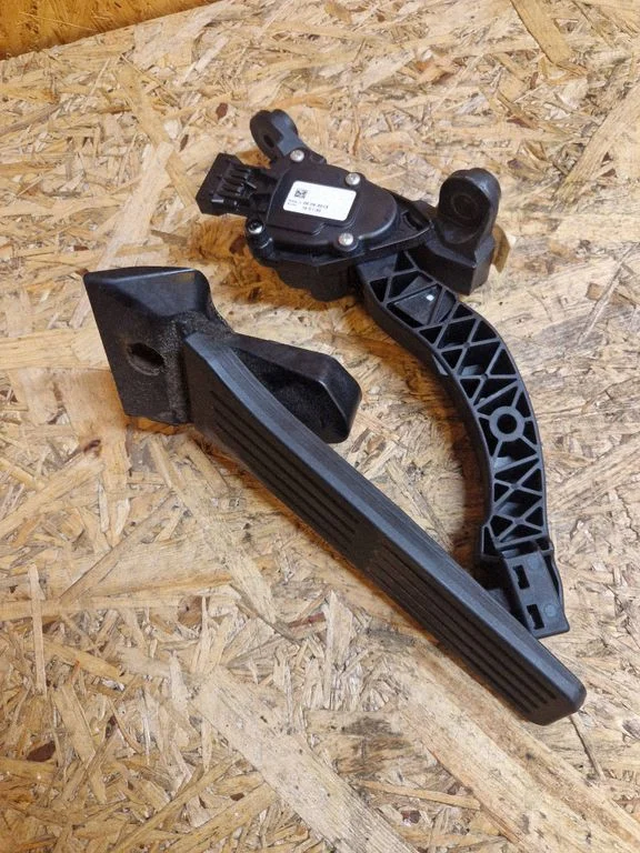 Accelerator throttle pedal 327003XXXX