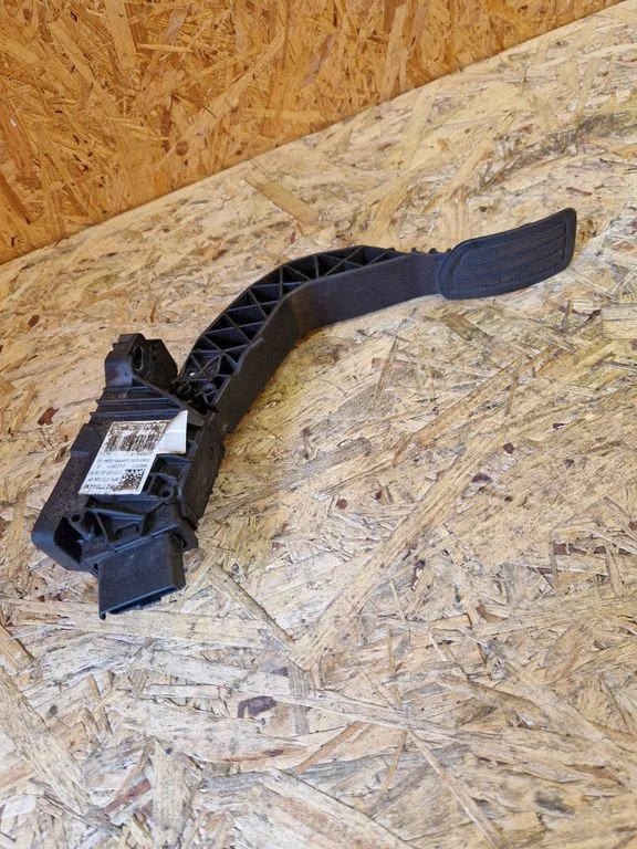 Accelerator throttle pedal 9827704480