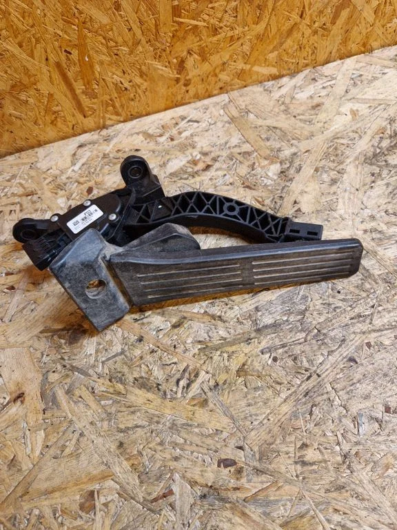 Accelerator throttle pedal 327003XXX
