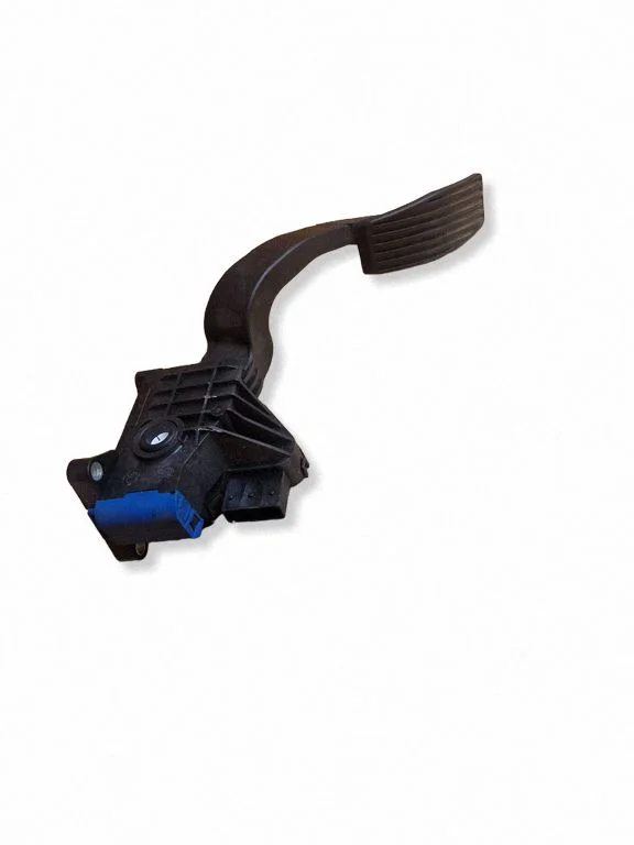 Accelerator throttle pedal – Opel Corsa E (2014-2019)