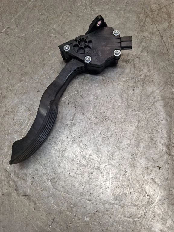 Accelerator throttle pedal 7811033020
