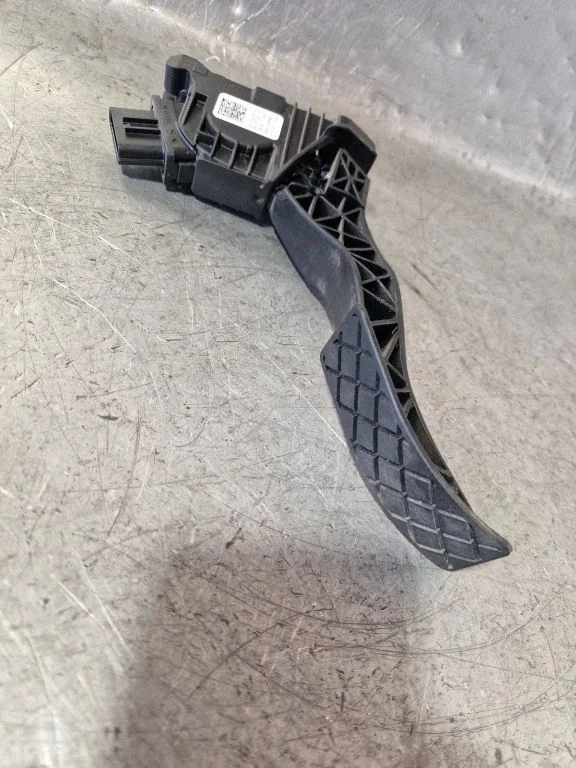 Accelerator throttle pedal 5Q1723503H