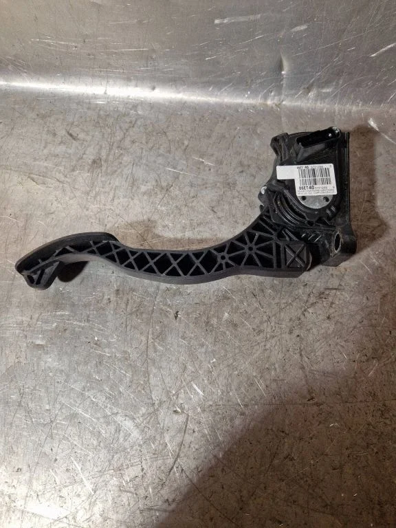 Accelerator throttle pedal 9674829780
