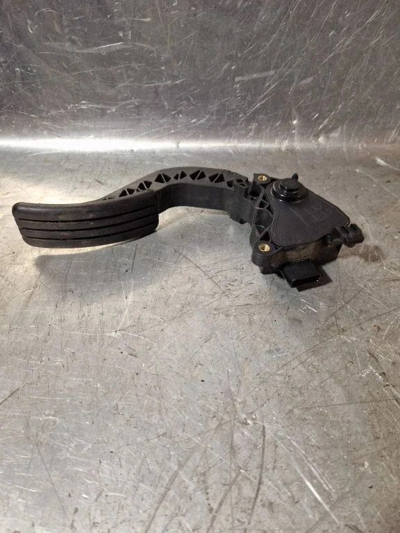 Accelerator throttle pedal 180020024R