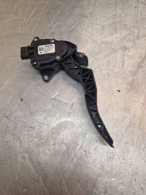Accelerator throttle pedal 180024BA0B