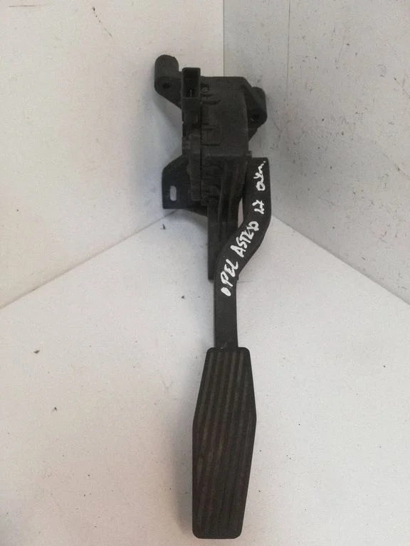 Accelerator throttle pedal 93335443