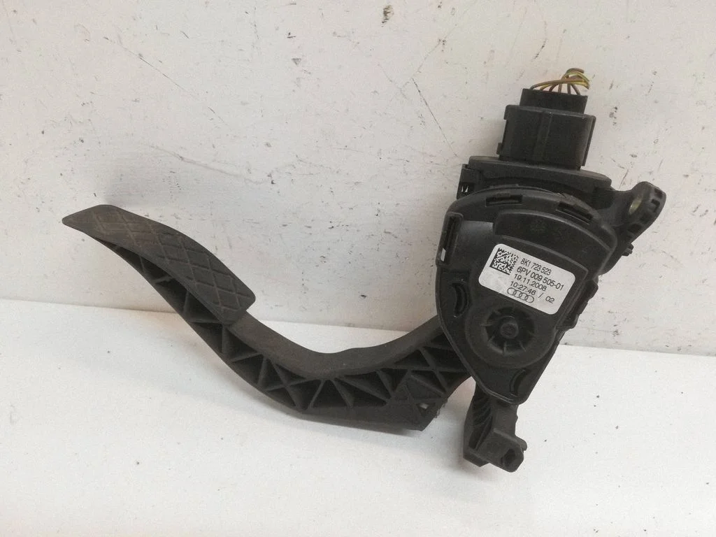 Accelerator throttle pedal 8K1723523