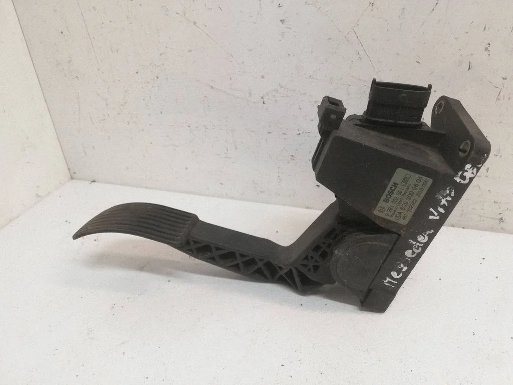 Accelerator throttle pedal – Mercedes-Benz Vito Viano W639 (2003-2014)