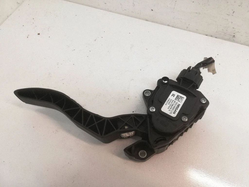 Accelerator throttle pedal 180024BA0B
