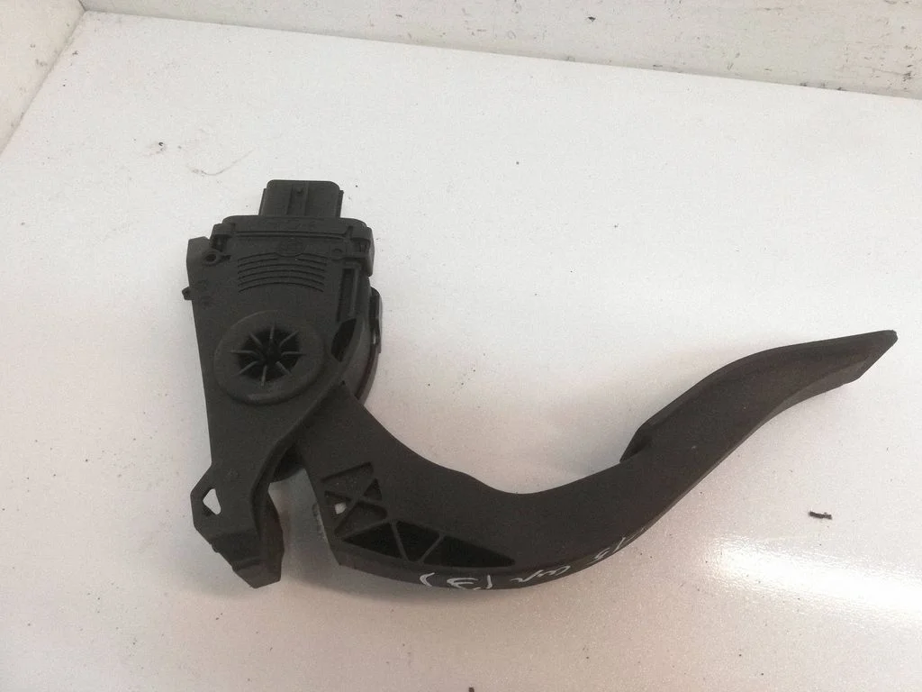 Accelerator throttle pedal 8K1723523