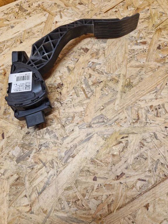 Accelerator throttle pedal 9671433780