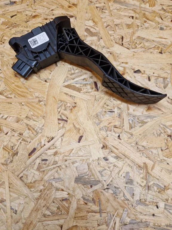 Accelerator throttle pedal 5Q1723503H