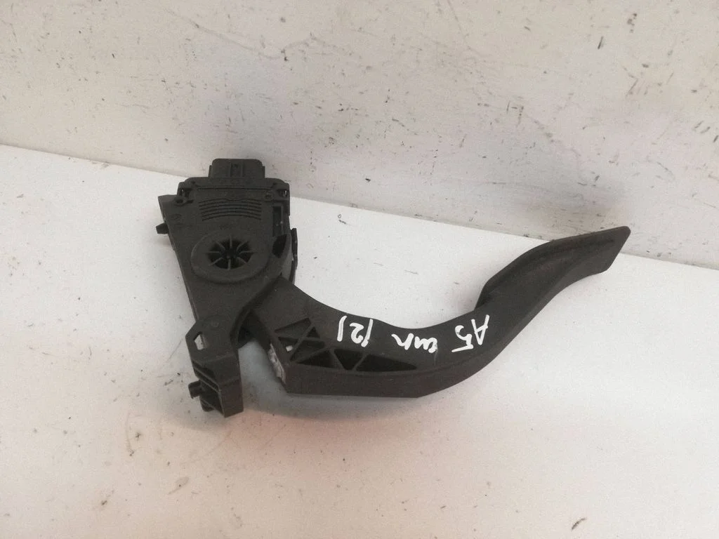 Accelerator throttle pedal 8K1723523