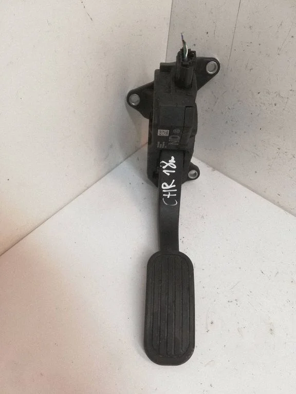 Accelerator throttle pedal 78110F4020 – Toyota C-HR I (2016-2023)