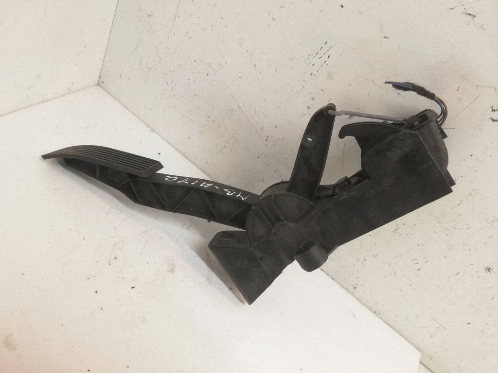 Accelerator throttle pedal – Mercedes-Benz A-Class W169 (2004-2012)
