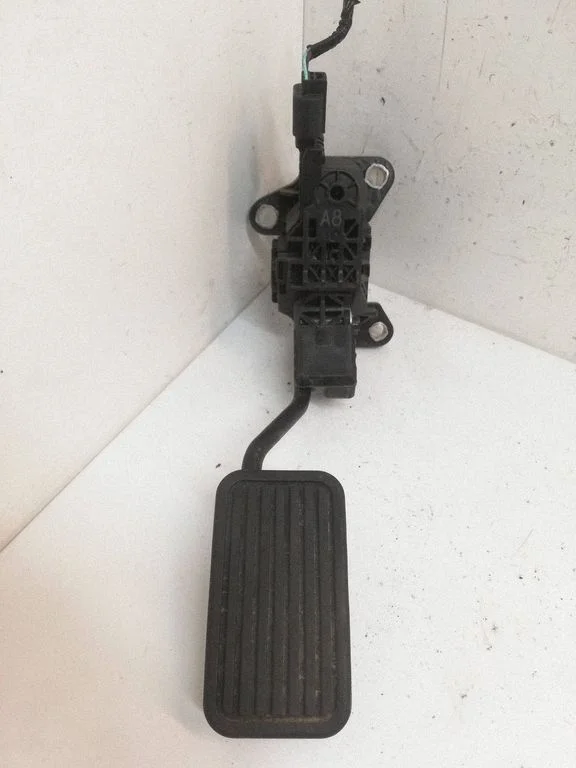Accelerator throttle pedal – Honda CR-V (2013-2016)