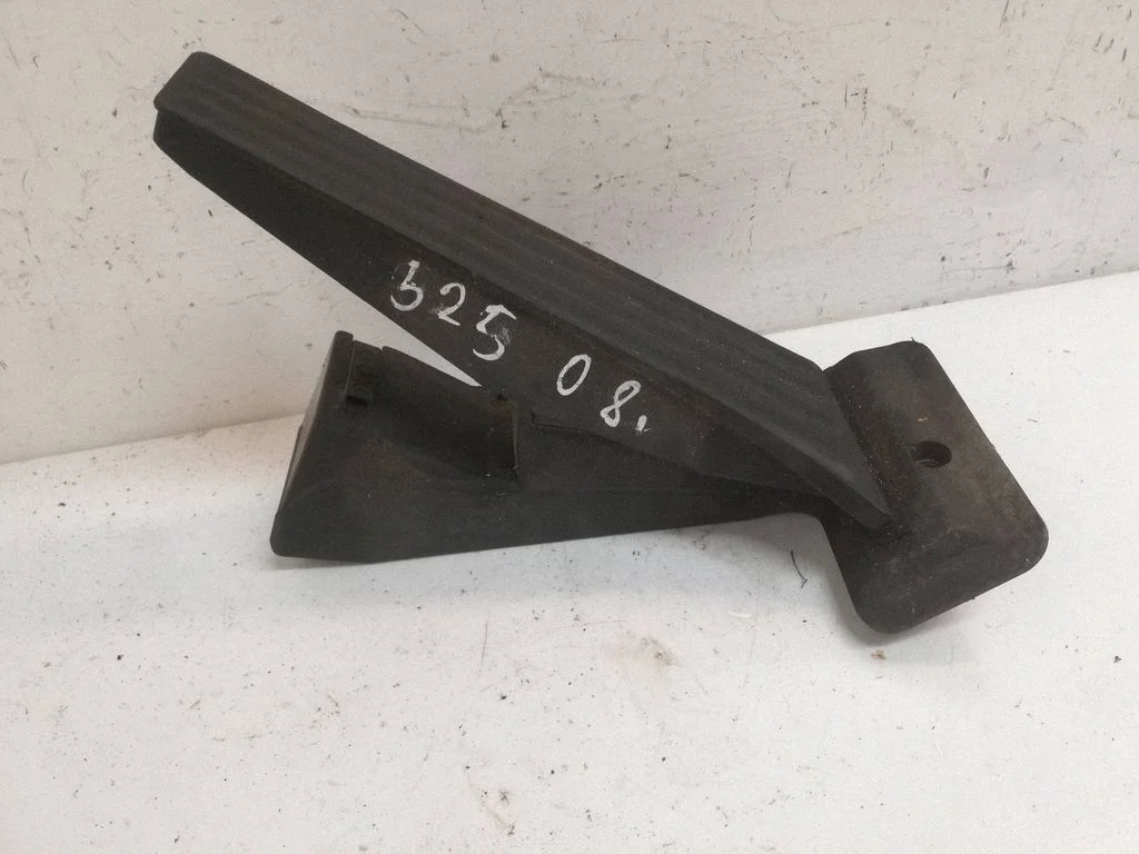 Akseleratora pedālis – BMW 3. sērija E90 E91 (2005-2012)