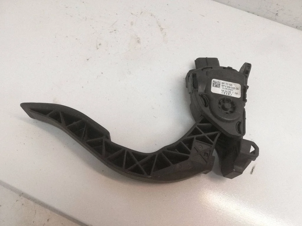 Accelerator throttle pedal 8K1721523
