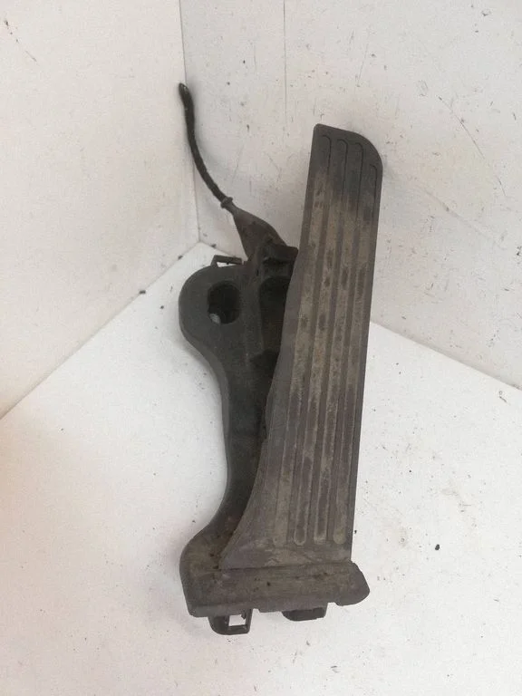 Accelerator throttle pedal – Volkswagen Golf Plus (2005-2013)