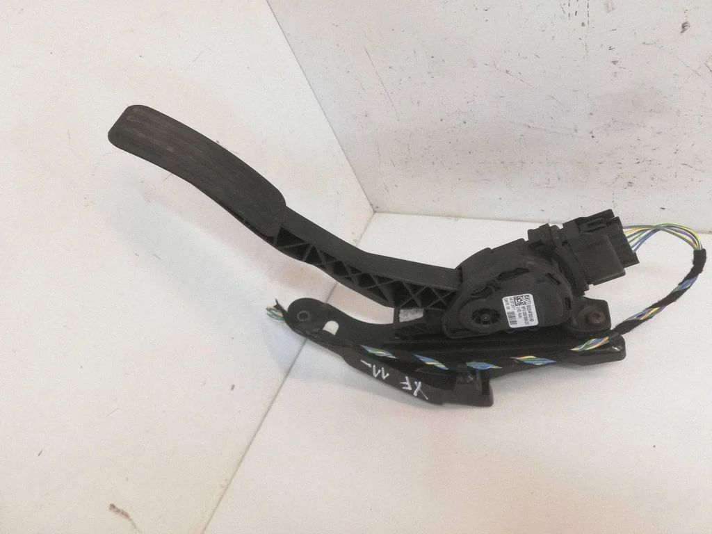Accelerator throttle pedal 9X239F832AB