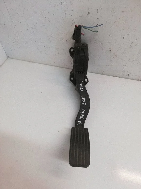 Accelerator throttle pedal 9681530380