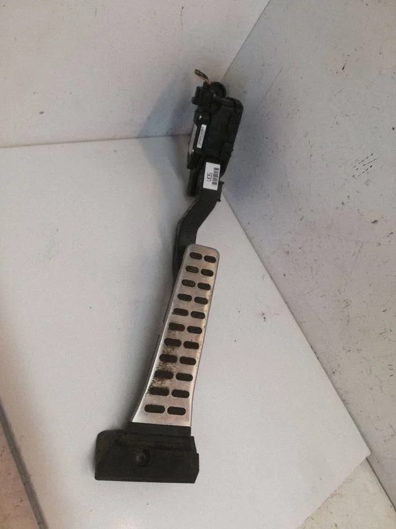 Accelerator throttle pedal HCZ0026C3Z200
