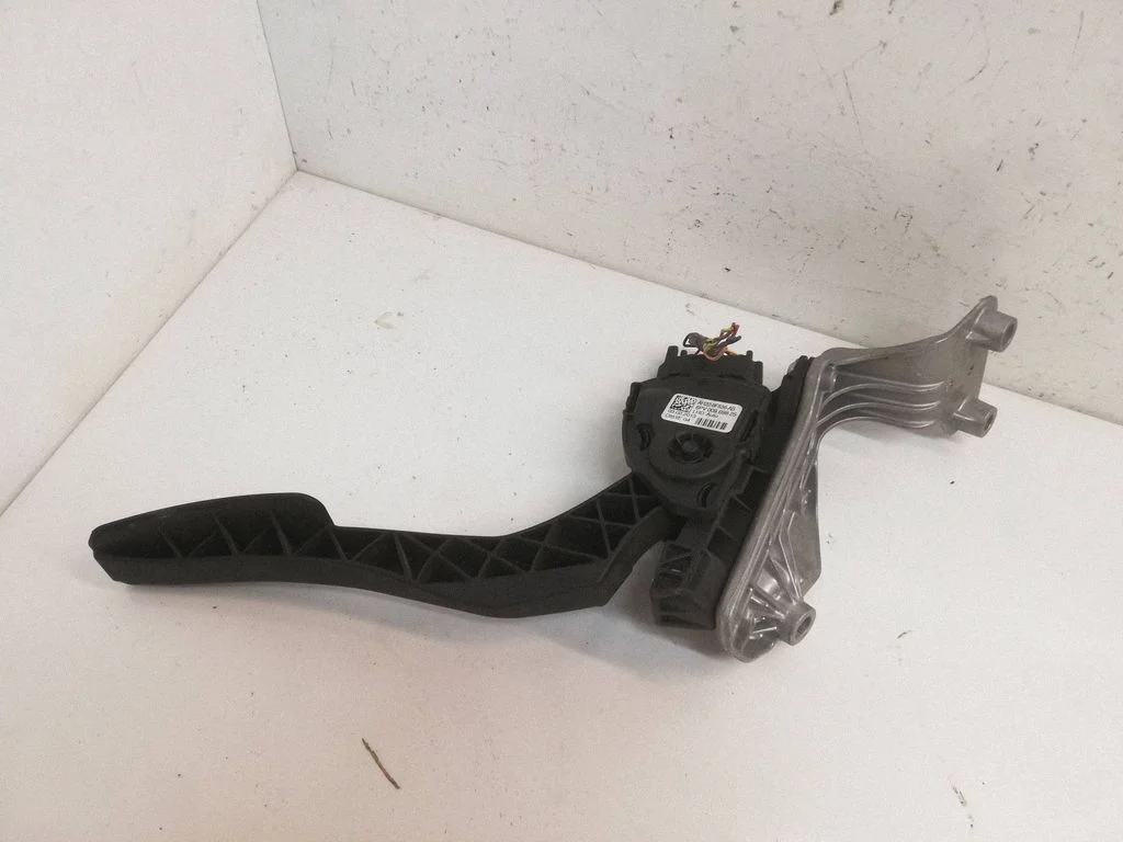 Accelerator throttle pedal AH229F836AB