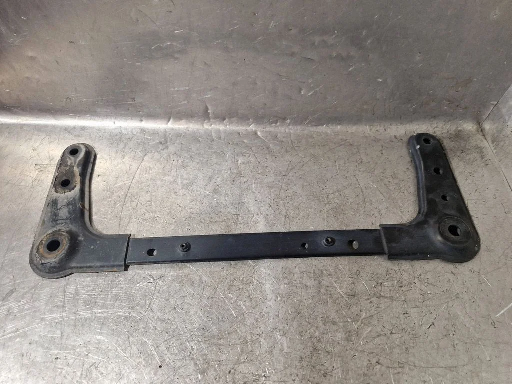 Radiatoru paneļa kronšteins 544640003R