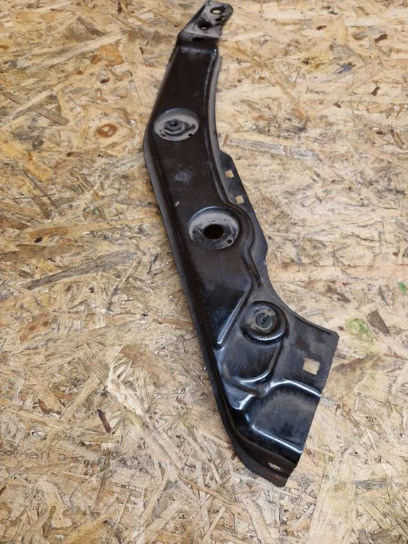 Radiator support slam panel bracket 7N0805932