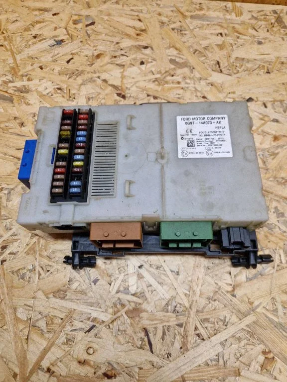 Fuse box set 6G9T14A073AK